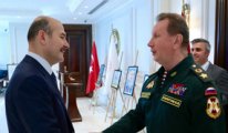 Rus komutan ‘özel birimler’i ziyaret etmiş