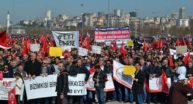 AKP, EYT'li seçmene göz kırptı: 