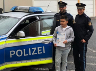 Almanya'da 10 yaşındaki Kenan'a kahramanlık madalyası