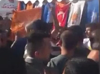 AKP'lilerden İYİ Parti'nin seçim çadırına saldırı