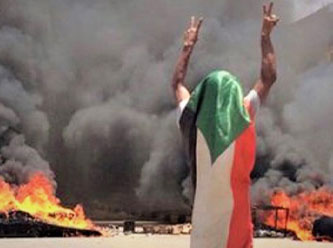 İnternet kesildi, iki muhalif lider tutuklandı