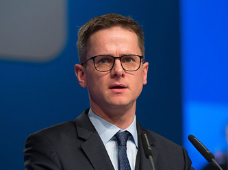 Alman vekilden yeni teklif: Eğer Almanca bilmiyorlarsa...