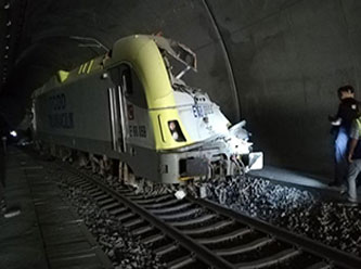 Yüksek Hızlı tren yine raydan çıktı