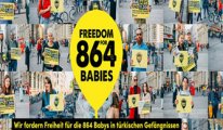 New York’tan sonra Almanya sokaklarında “tutuklu bebekler” protestosu