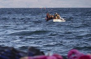 Göçmenleri taşıyan tekne Atlas Okyanusu'nda alabora oldu: 89 ölü
