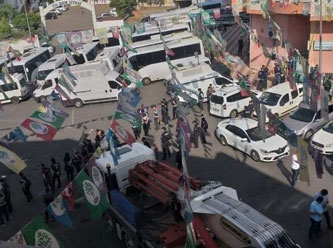 Polis iş makinası ile HDP'nin kapısına dayandı