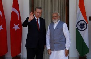 Hindistan TRT World'ü dezenformasyon gerekçesiyle engelledi
