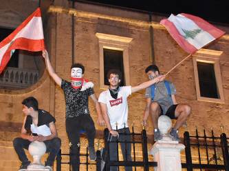 Lübnan halkının protestoları sonuç verdi