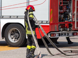 AKP'li başkan, haklarını isteyen itfaiyecileri çöpçü yaptı