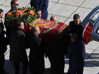 Bir diktatörün sonu: 44 yıl sonra mezarda bile rahat yok