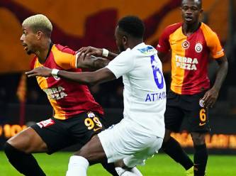 Galatasaray-Çaykur Rizespor maçında 2 gol vardı