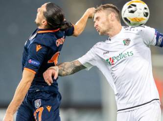 Başakşehir lider oldu, Beşiktaş elendi