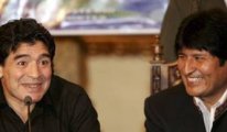 Maradona’dan Bolivya Devlet Başkanı Morales’e destek