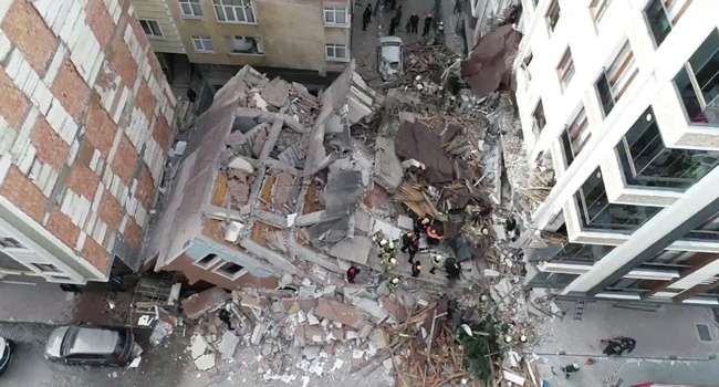 İBB tespit etti: 1556 bina deprem olmadan bile yıkılabilir