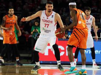 12 Dev Adam EuroBasket 2021 elemelerine kötü başladı