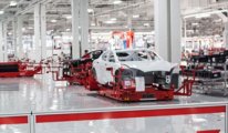 Tesla 7 yıl boyunca ürettiği otomobilleri geri çağıracak