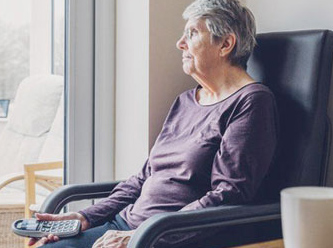 65 yaş üstü bir buçuk ay sonra yarın sokağa çıkıyor