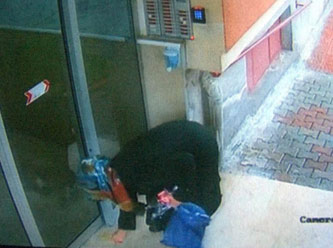 Büyü yapan kadın virüs bulaştırıyor sanıldı