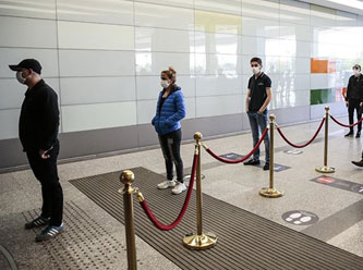 Bilim Kurulu Üyesinden AVM'deki kuyruklara isyan: Akıl alır gibi değil