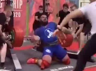 400 kilogram kaldırmaya çalışırken dizlerini kırdı