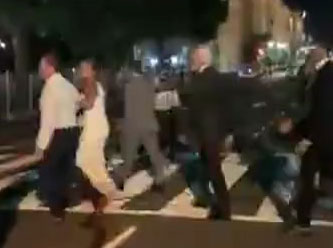 Beyaz Saray'dan ayrılan Cumhuriyetçilere şok