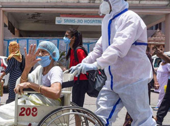 Hindistan'da yeni vaka rekoru: Bir günde 86 bin kişi!