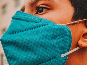 İngiltere maske zorunluluğunu kaldırıyor