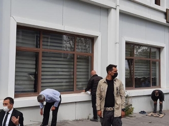 Kayyum Meclis’i feshetti, Kürtçe hesabı sildi