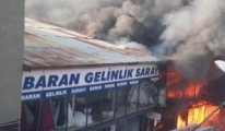 Van’da halk pazarında büyük yangın