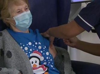 İngiltere'de yetişkenlerin 4'te 3'ü aşılandı