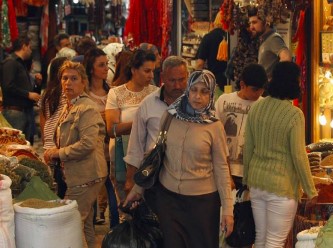 SAROS Araştırma: “2024’te ekonomi daha kötü olacak”