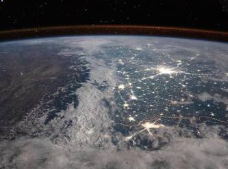 Dünya felaketin eşiğinde