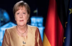 Merkel zorluyor Almanya'da tartışma büyüyor