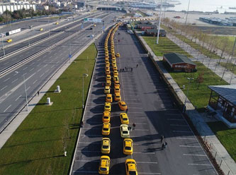 Kilometrelerce uzunluğunda "sarı kuyruk"