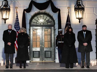 Salgında ölen yarım milyon kişi için saygı duruşu