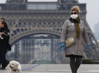 Fransa'da gündem tartışmalı Kovid-19 yasa tasarısı