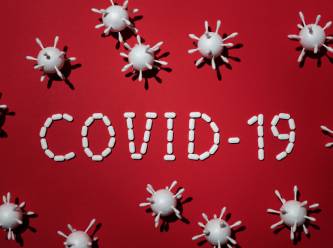 Çin'de rekor koronavirüs vakaları şirketleri durdurdu