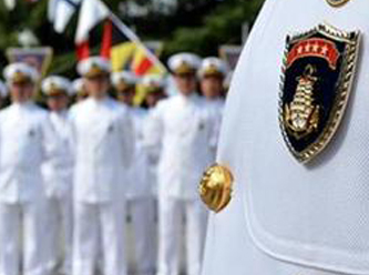 Emekli amirallere eski vekillerden destek