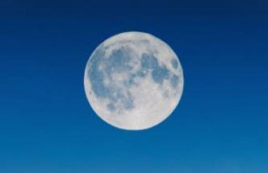 Bilim insanları, Ay yüzeyinde trilyonlarca ton su tespit etti