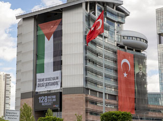 CHP binasına Filistin bayrağı asıldı