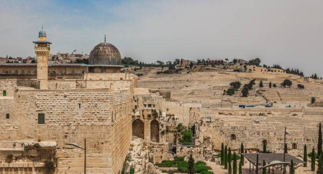 İsrail'den, Ramazan öncesi Mescidi Aksa'da garip girişim: İmanın girişine yasak koydu!