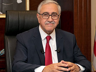 KKTC eski Cumhurbaşkanı'nın danışmanı Türkiye'ye alınmadı