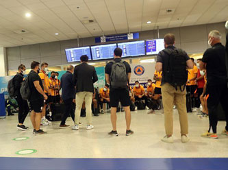 Futbolculara Atina'da 2.5 saat su bile vermemişler