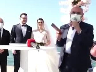 AKP’liler güle oynaya Erdoğan’ı peygamber ilan ettiler!