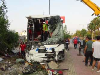 Otobüs şarampole yuvarlandı: 33 yaralı