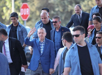 Polislerin şarjörlerini toplattı!