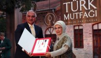 Emine Erdoğan'ın bakanlıkça fonlanan kitabı Meclis gündeminde
