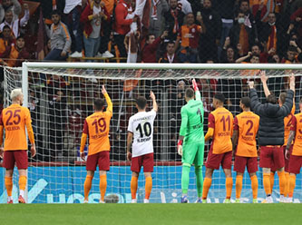 Galatasaraylı futbolcuların formalarını çalıp internette sattılar