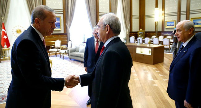 AKP bayramlaşma programında değişiklik yaptı butlan sonrası CHP'yi dahil etti