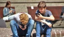 Hollanda okullarda cep telefonu, tablet ve akıllı saatleri yasaklıyor